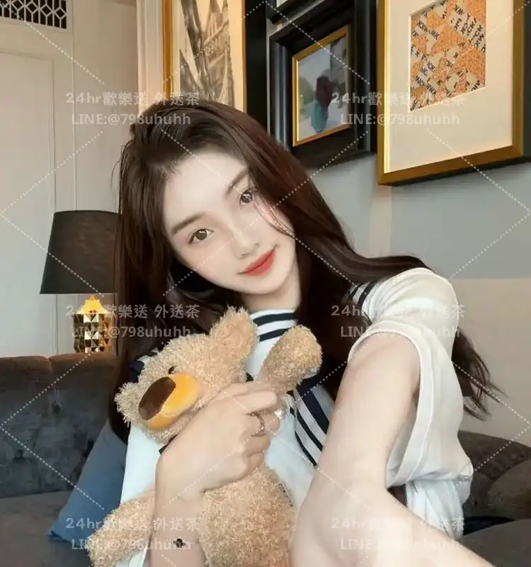 唅沁
