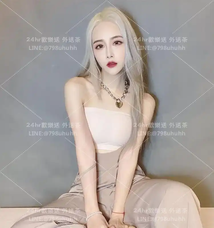 依依